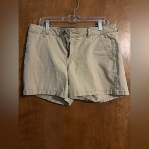 A.N.A. mid Rise Shorts Women Size 12
5” Inseam